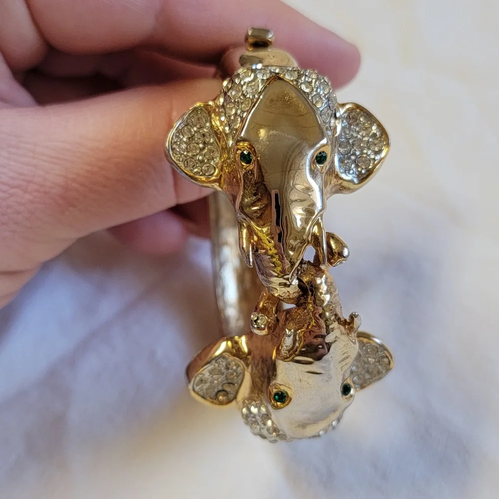 Vintage Double Elephan Bracelet Gold Tone Hinge Open Emerald Green Eyes